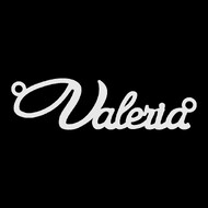 Срібне кольє з ім'ям Valeria